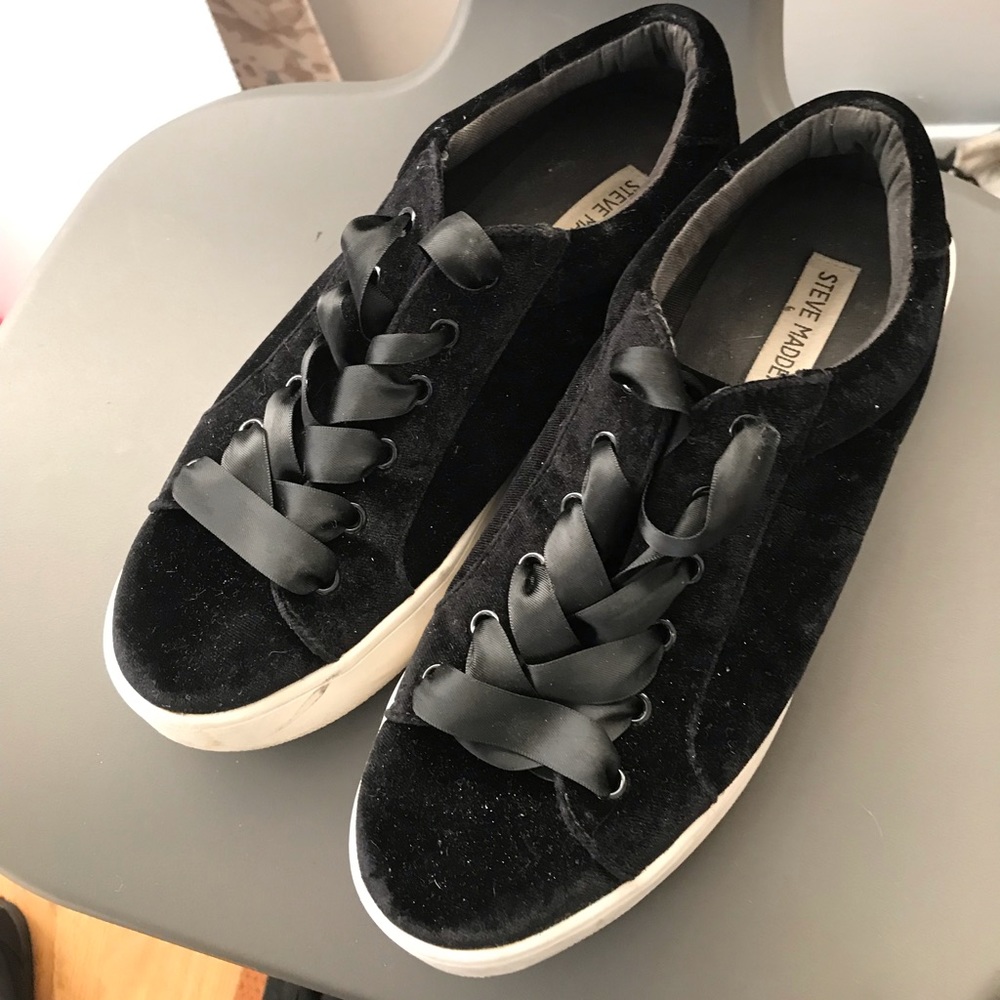 Steve Madden Velvet  platform sneakers